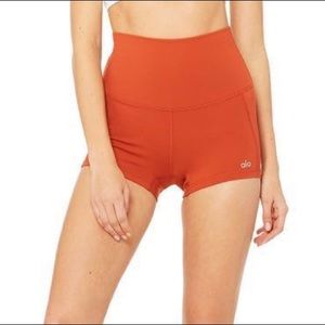 ALO Yoga Elevate Short High Waisted